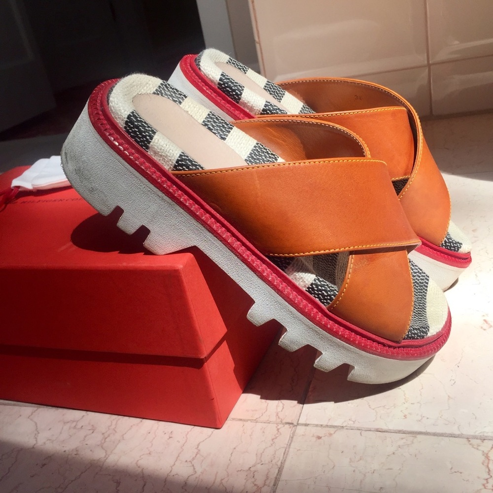 Tommy Hilfiger x Gigi Hadid Collection Leather Veccheta Slides